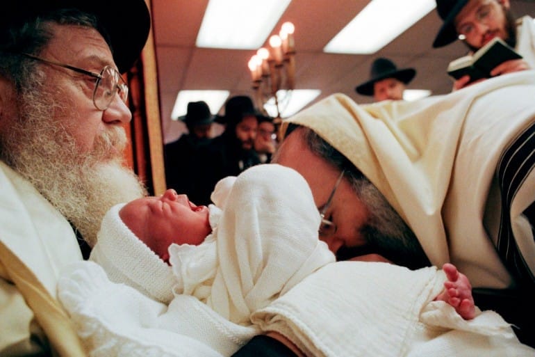 Zweck der Beschneidung mit Metzitza b’Peh
